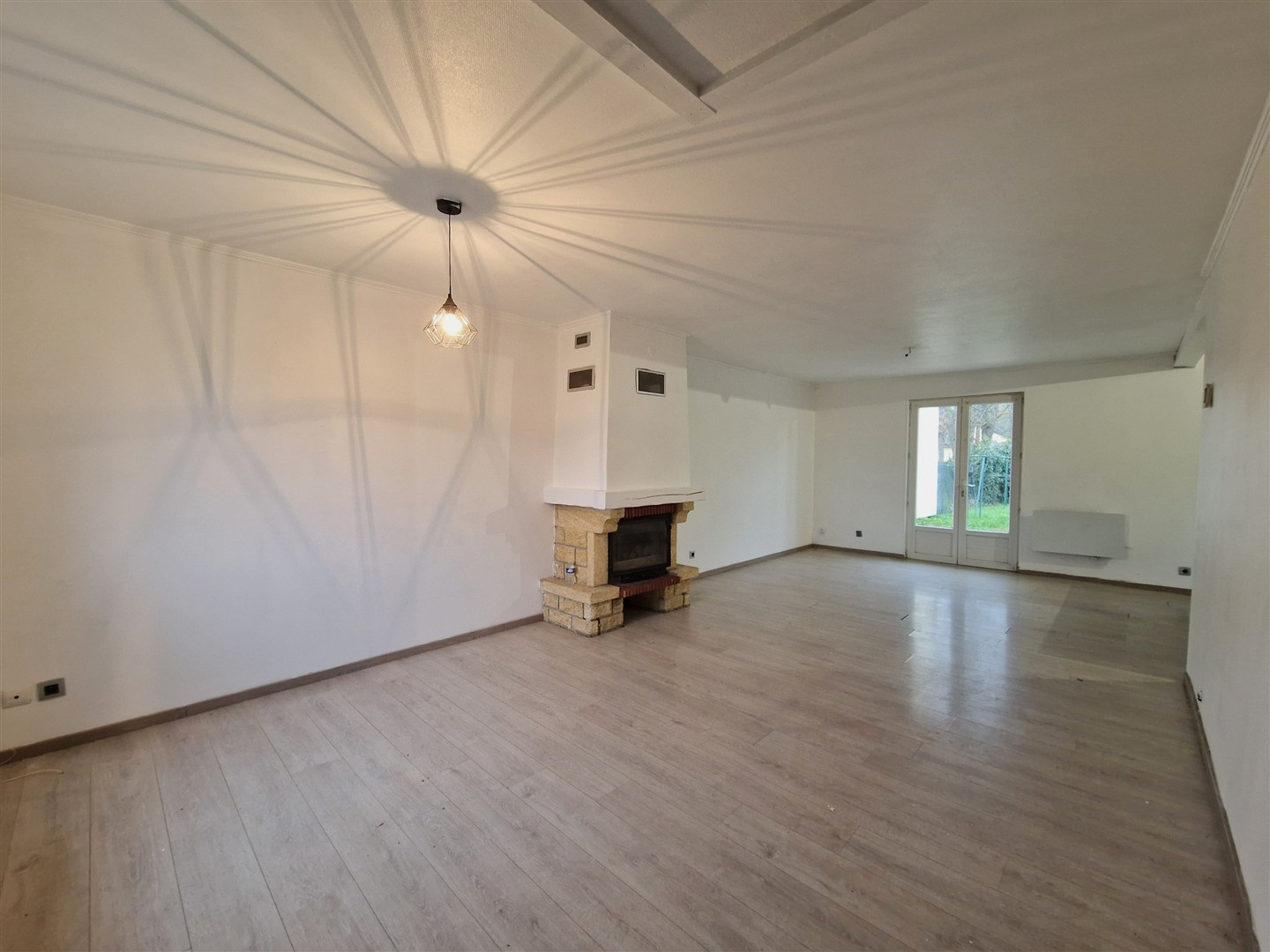 Proche commodités & écoles !2\' RN12