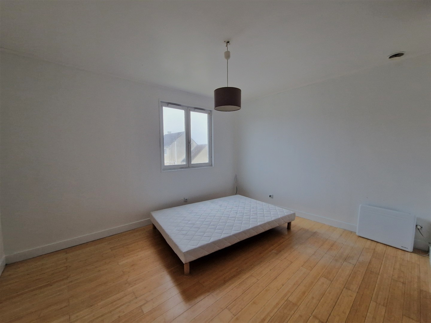 Proche commodités & écoles !2\' RN12