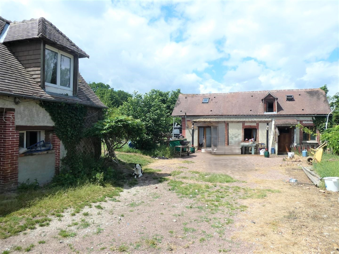 DU POTENTIEL ! ENSEMBLE IMMOBILIER À DÉCOUVRIRTILLIERES SUR AVRE