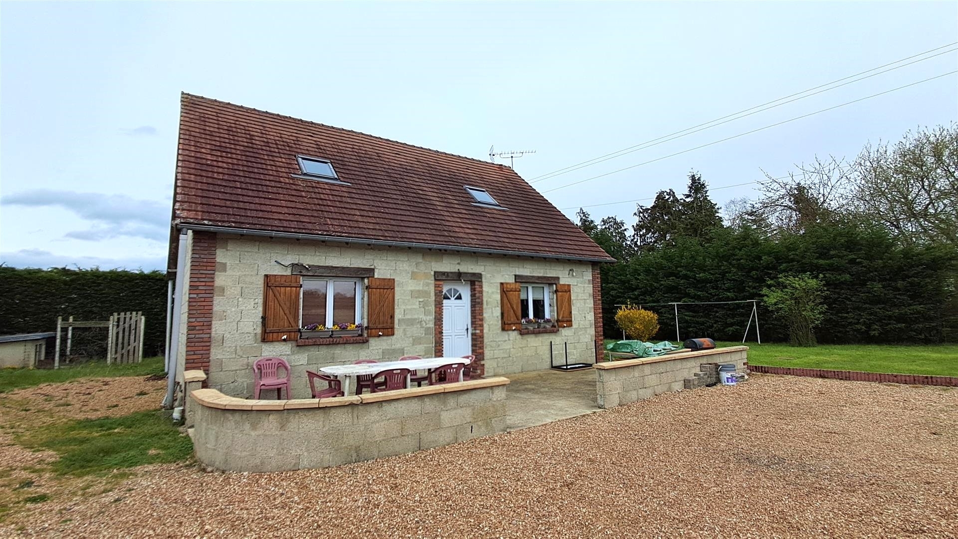 MAISONBREZOLLES
