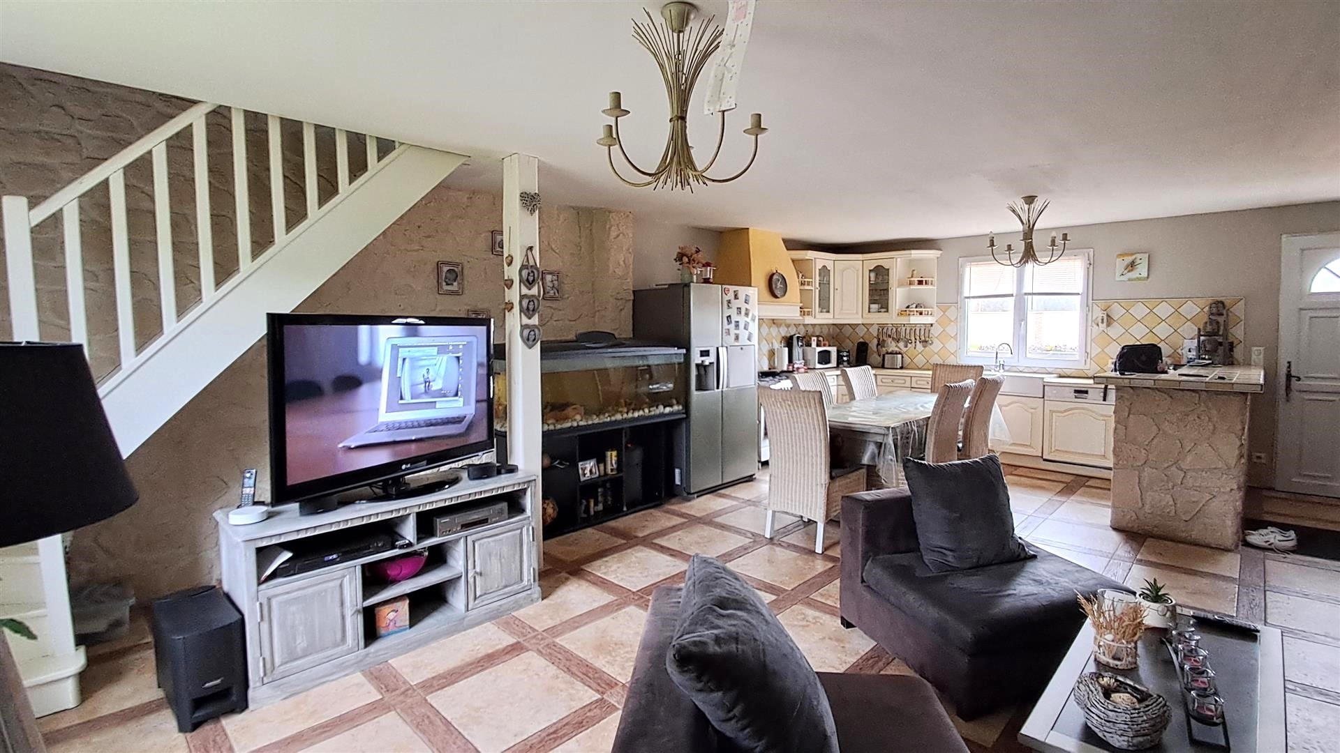 MAISONBREZOLLES