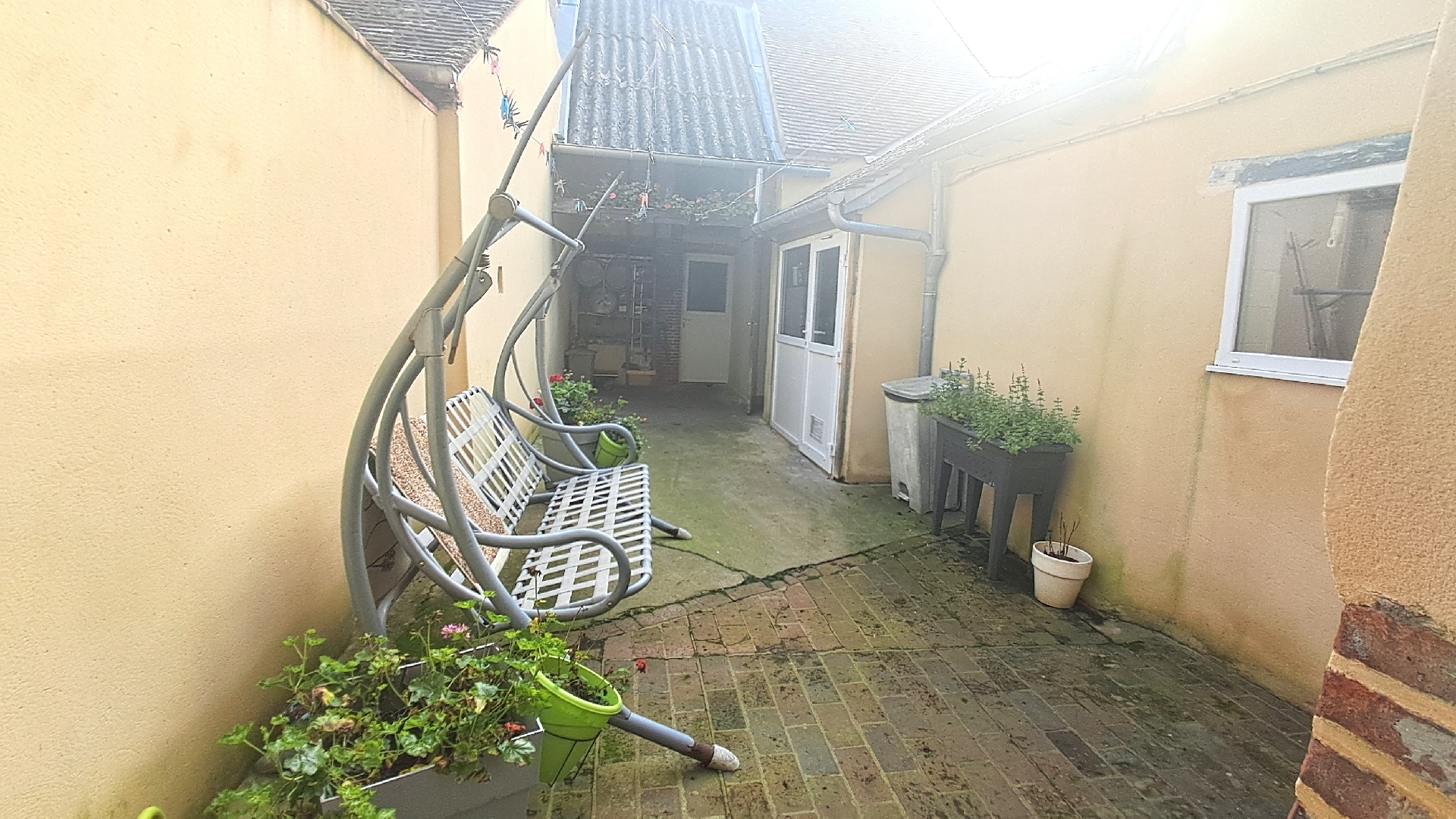 MAISONBREZOLLES