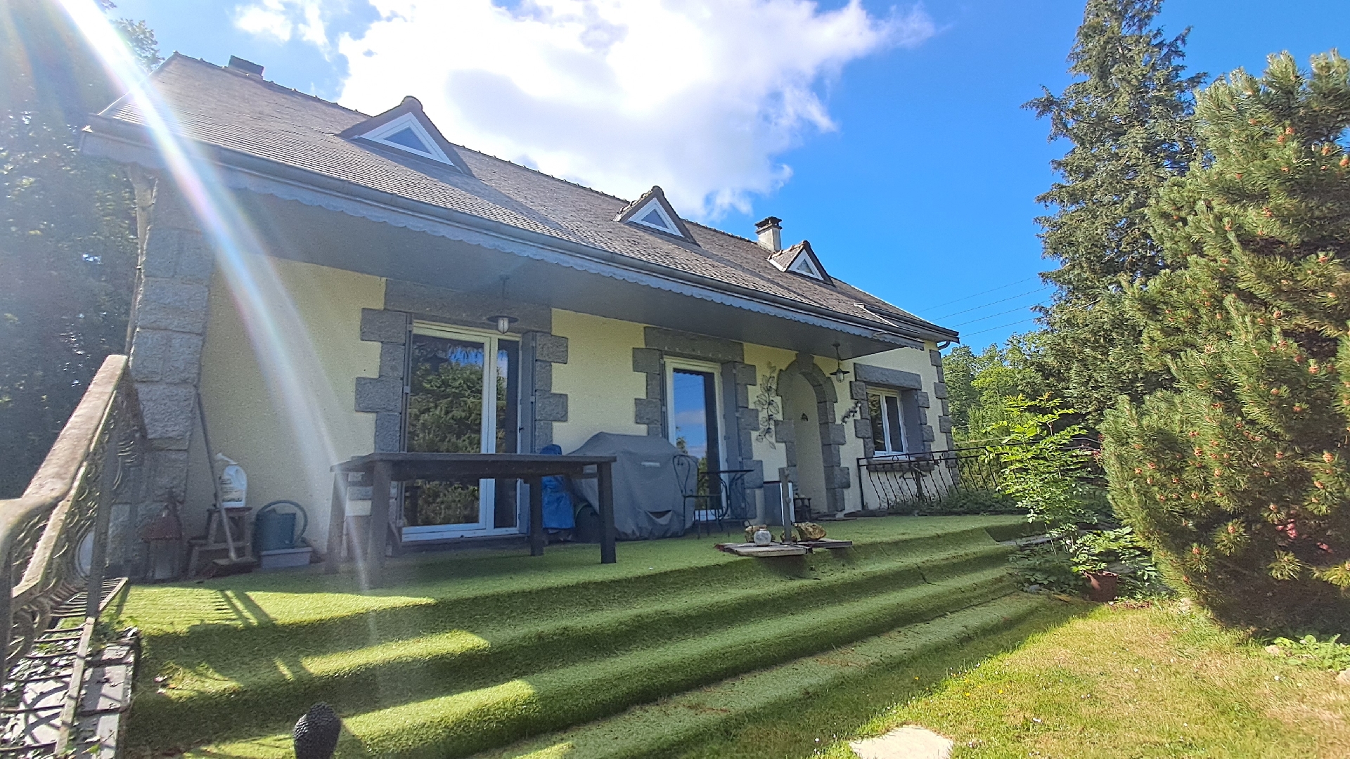 MAISONBREZOLLES