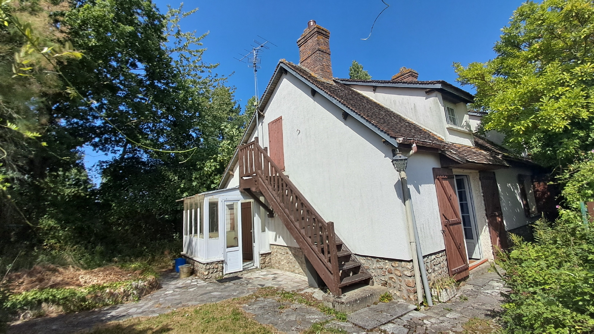 MAISONBREZOLLES