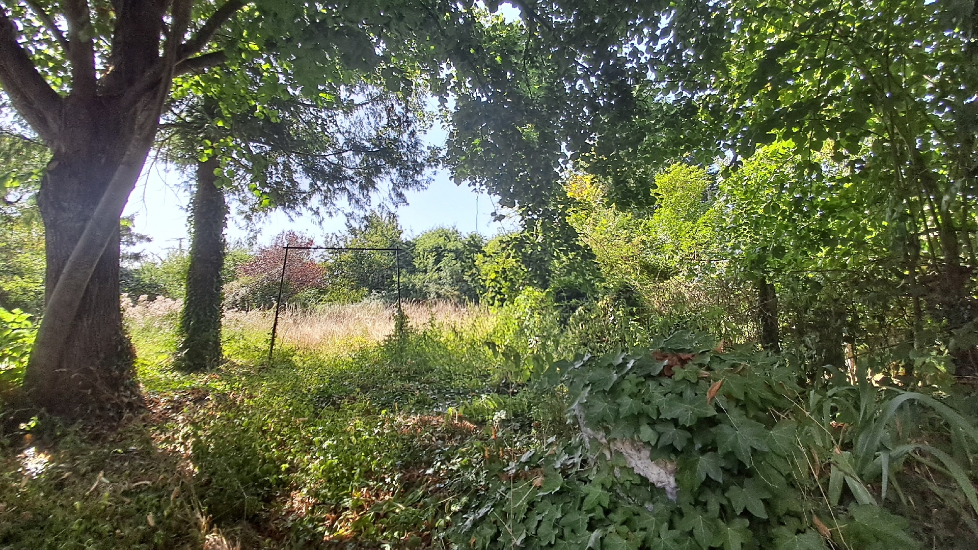MAISONBREZOLLES