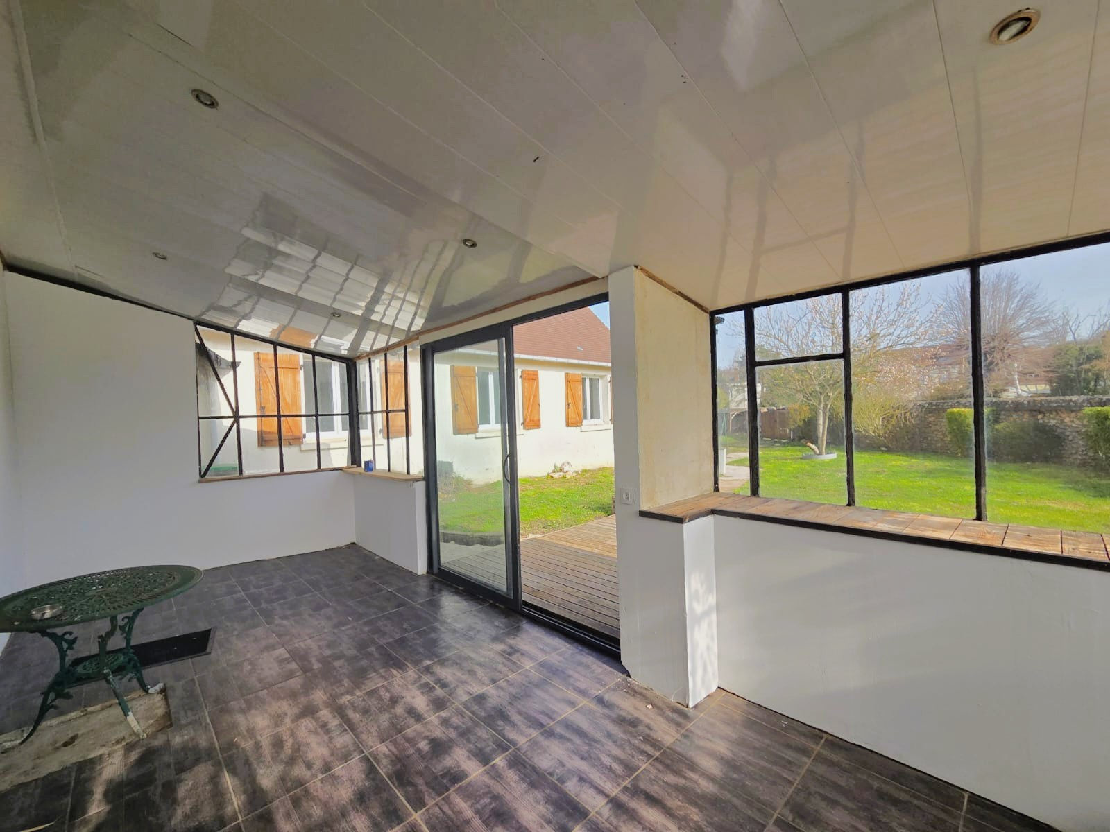 RAVISSANTE MAISON ANCIENNE SITUÉE EN COEUR DE VILLESAINT LUBIN DES JONCHERETS