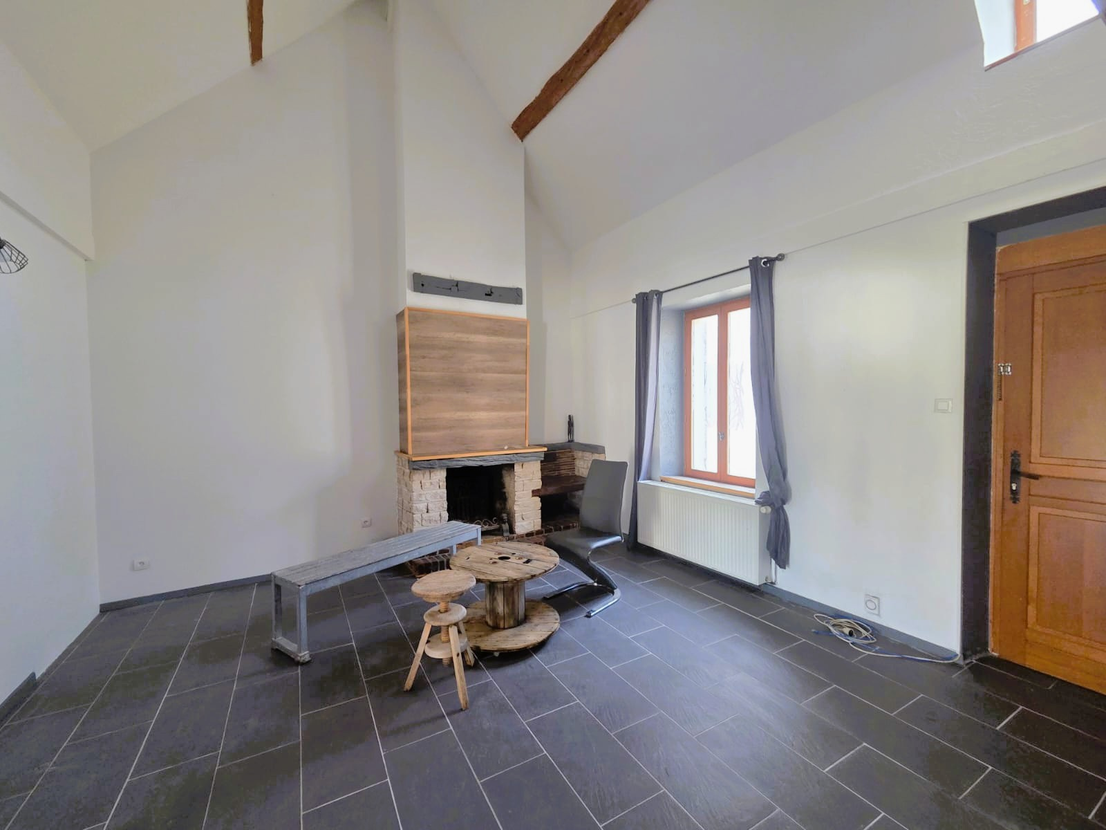 RAVISSANTE MAISON ANCIENNE SITUÉE EN COEUR DE VILLESAINT LUBIN DES JONCHERETS