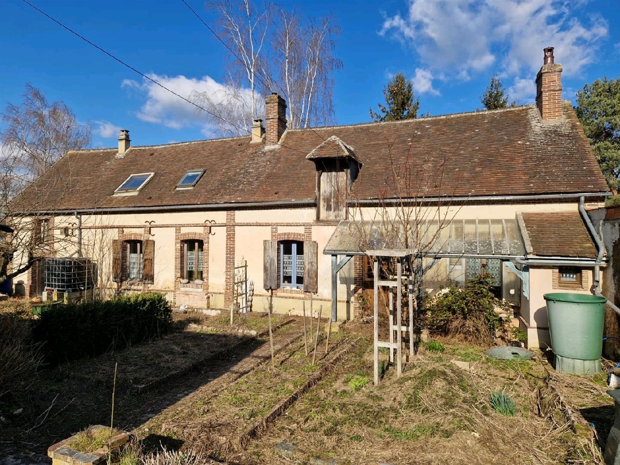 MAISONSAINT LUBIN DES JONCHERETS