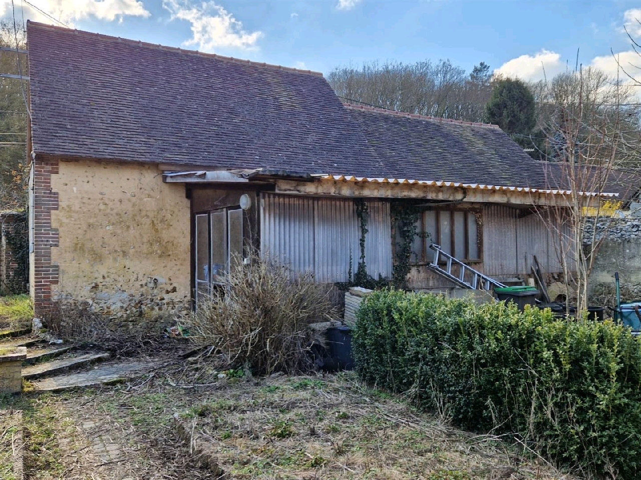 MAISONSAINT LUBIN DES JONCHERETS