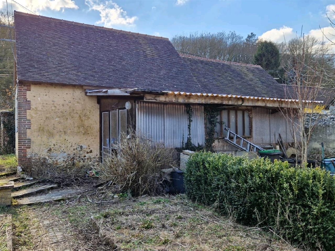 MAISONSAINT LUBIN DES JONCHERETS