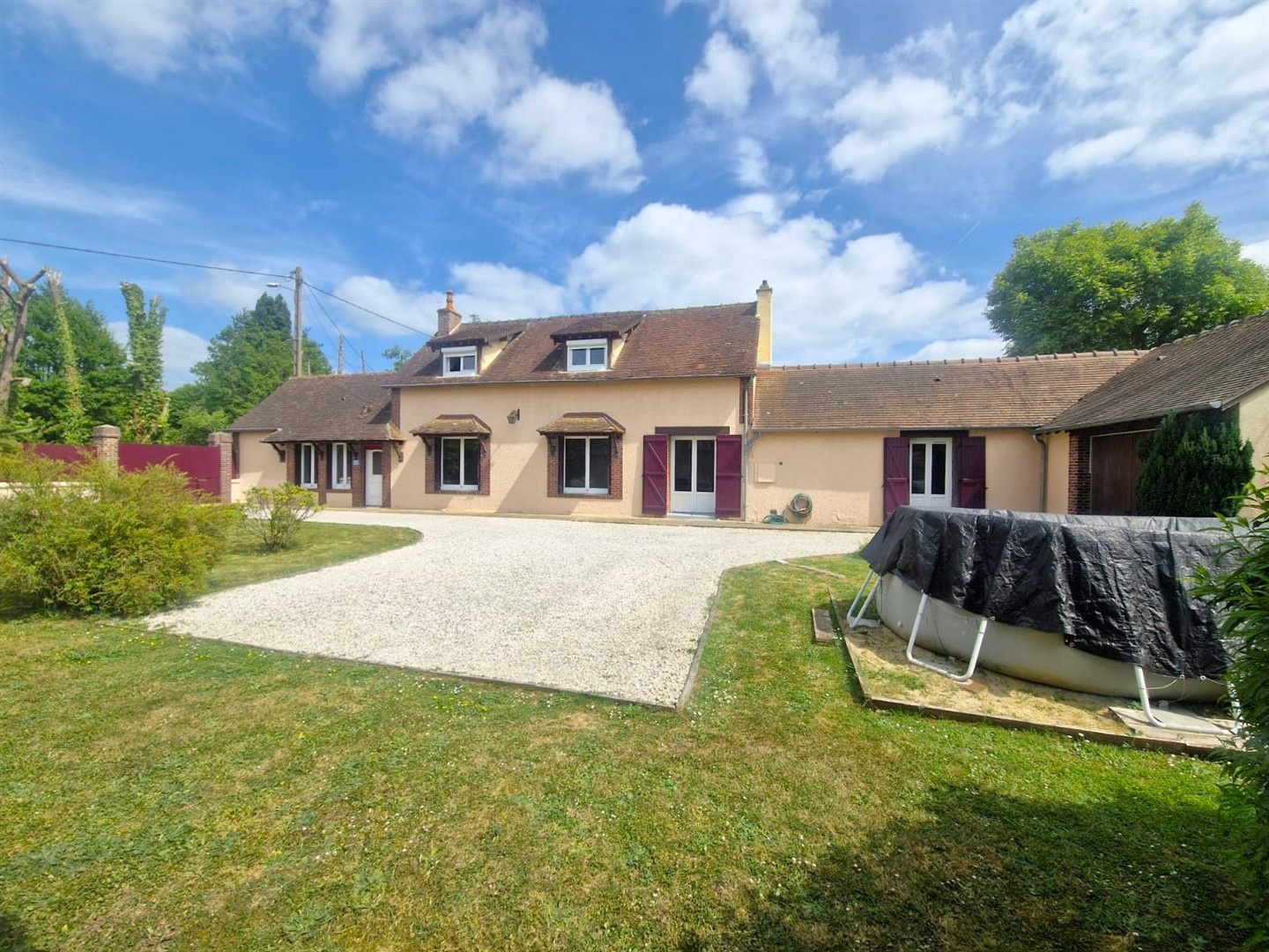 PROCHE COMMODITES, ECOLES & ACCES RAPIDE RN12 !SAINT-GERMAIN-SUR-AVRE