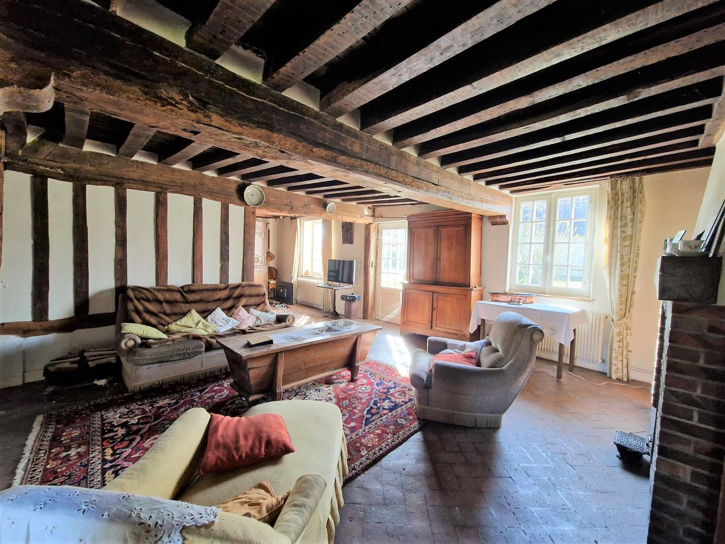 Un bien rare, idéal pour les amoureux de l’authentique et de l’espace, à découvrir sans tarder !MESNILS SUR ITON