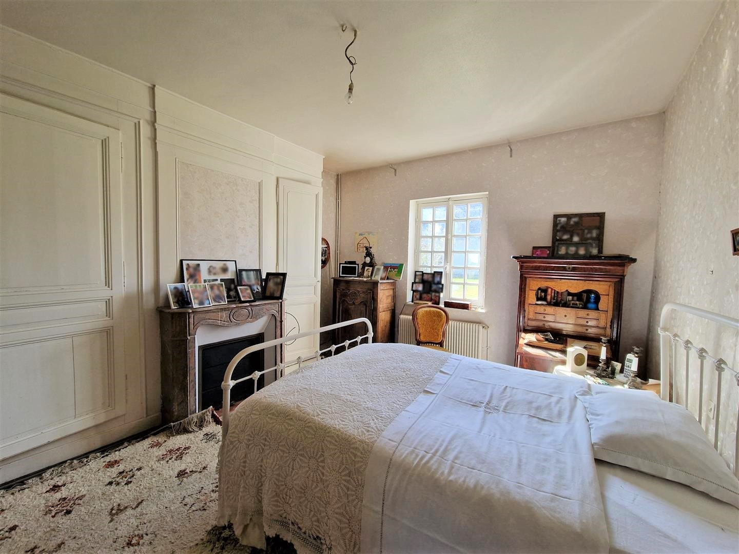 RAVISSANTE PROPRIÉTÉ ANCIENNE ALLIANT CHARME ET AUTHENTICITE comprenant : - MAISON PRINCIPALE DE STYLE LONGEREMESNILS SUR ITON