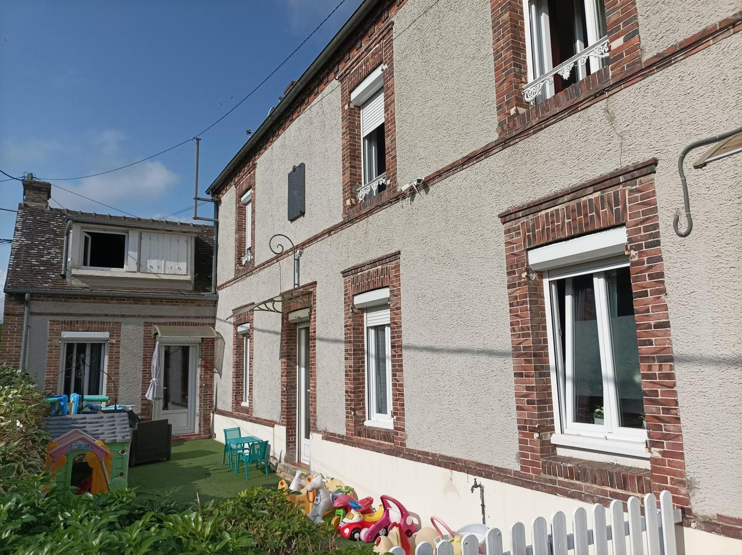IDÉALE GRANDE FAMILLE !SAINT- REMY-SUR-AVRE