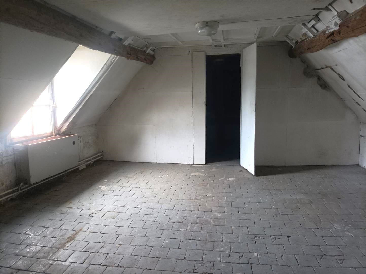 MAISON ANCIENNE À RÉNOVER EN PLEIN COEUR DE VILLENONANCOURT