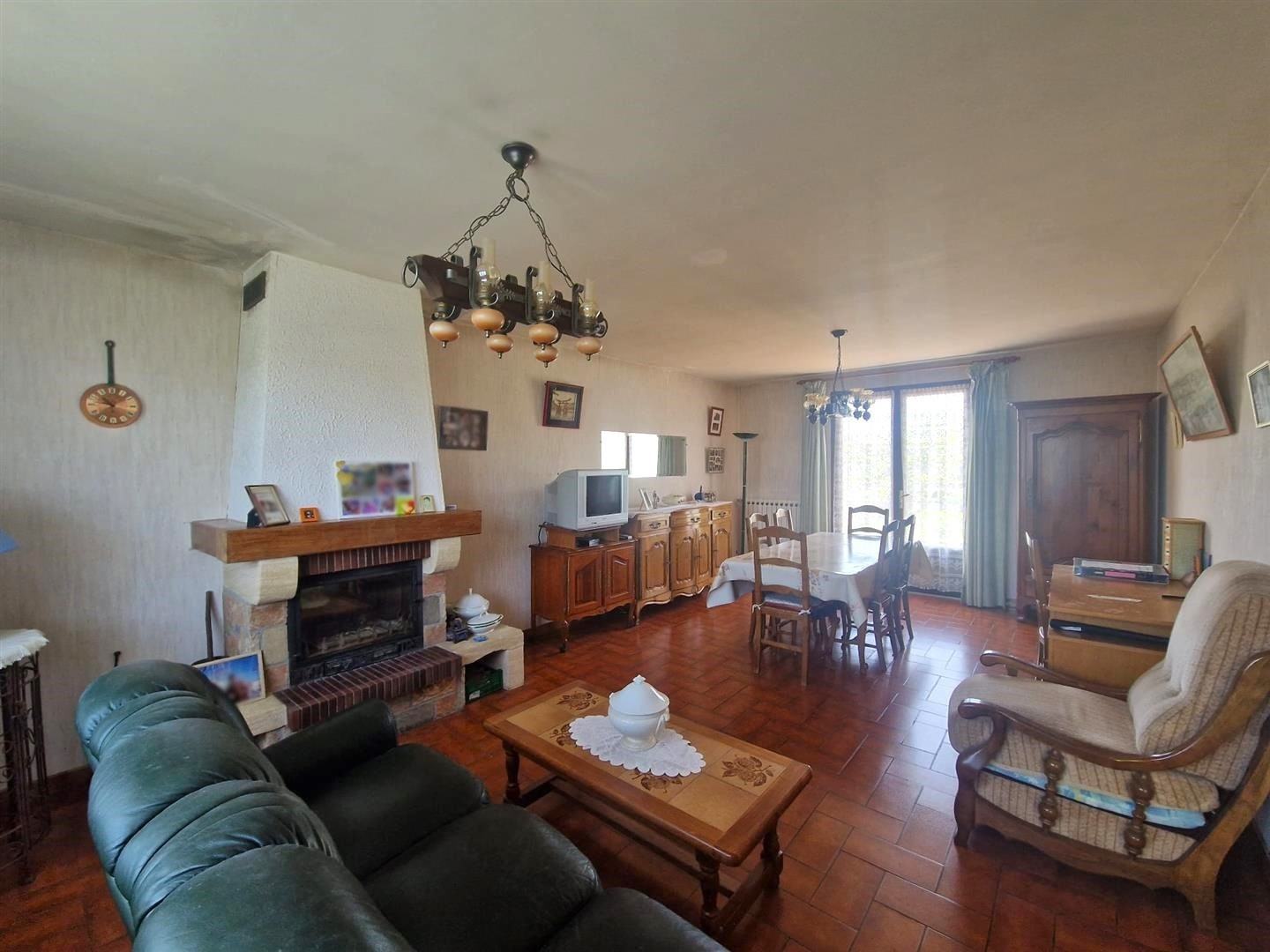 MAISON TRADITIONNELLE sur SOUS-SOL TOTAL décomposée de la manière suivante : Au RDCH : Entrée, espace de vie aLA-MADELEIN-DE-NONANCOURT