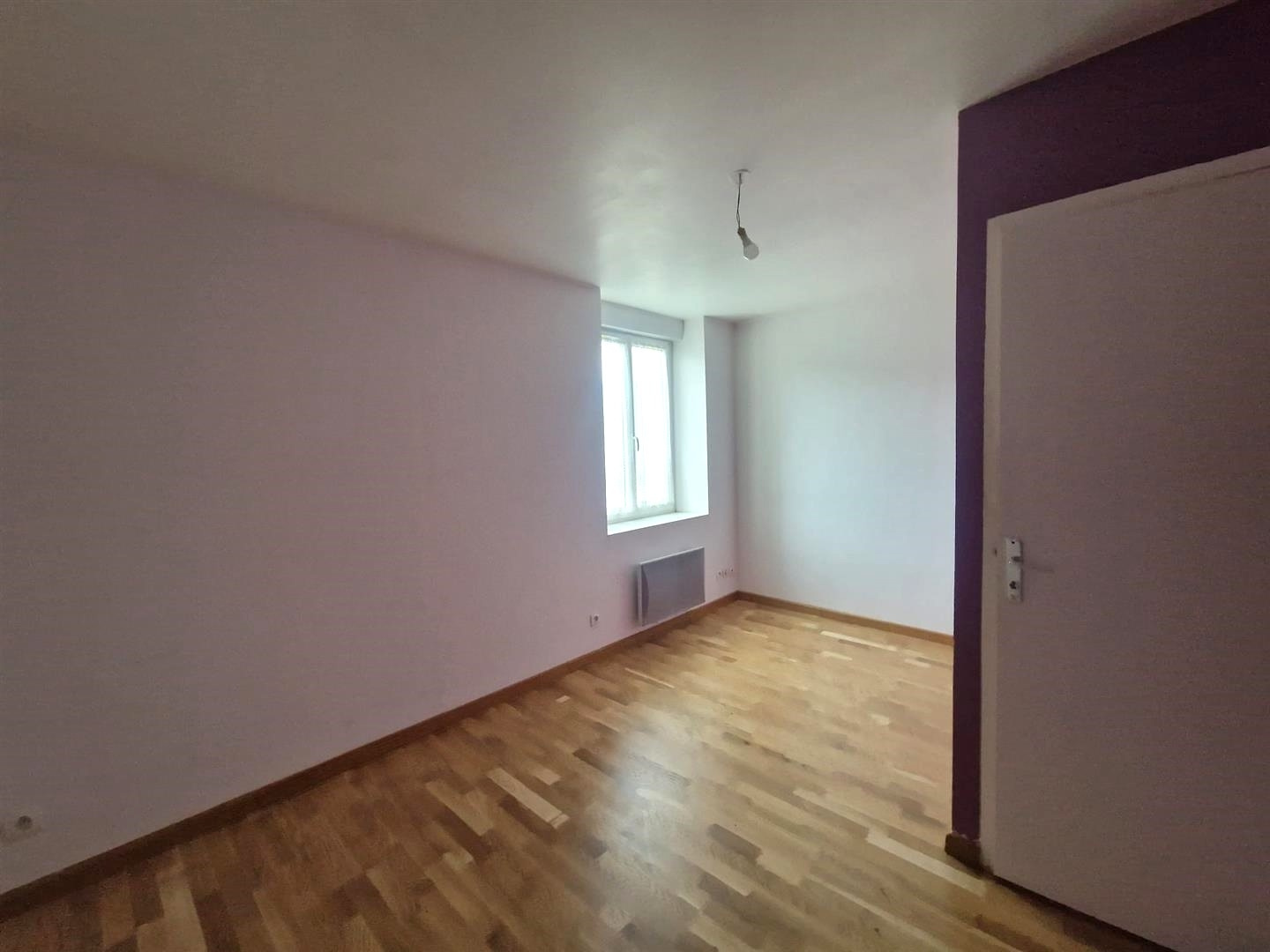 ENSEMBLE IMMOBILIER COMPOSÉ DE 5 LOGEMENTS : APPARTEMENT de type T5 de 125,07 m2 LOUÉ 755,50 € / mois HC : CuiSAINT LUBIN DES JONCHERETS