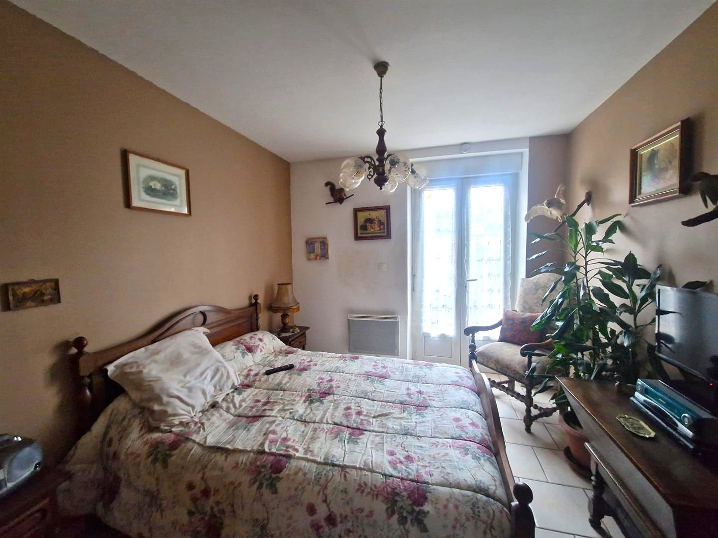 ENSEMBLE IMMOBILIER COMPOSÉ DE 5 LOGEMENTS : APPARTEMENT de type T5 de 125,07 m2 LOUÉ 755,50 € / mois HC : CuiSAINT LUBIN DES JONCHERETS