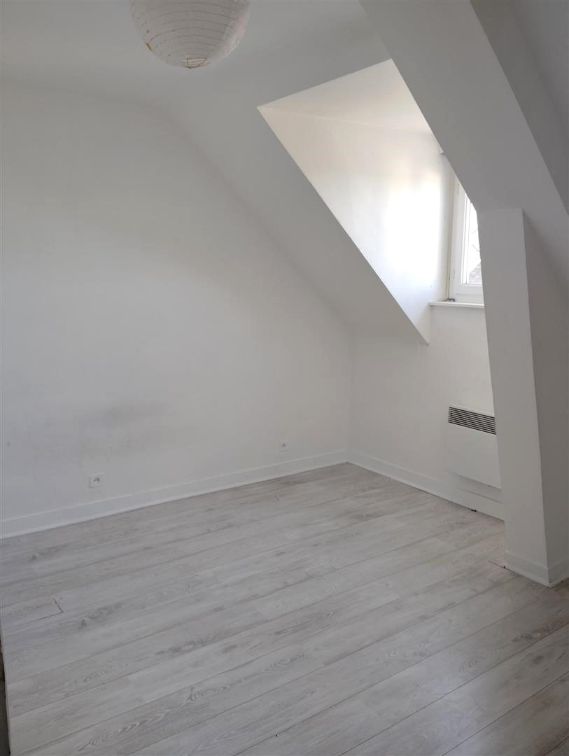 MAISON TRADITIONNELLE situé en plein coeur de NONANCOURT comprenant : Au RDCH : Entrée. Garage. Double garage.10\' NONANCOURT, 10\' NONANCOURT, 10\' NONANCOURT, 10\' NONANCOURT