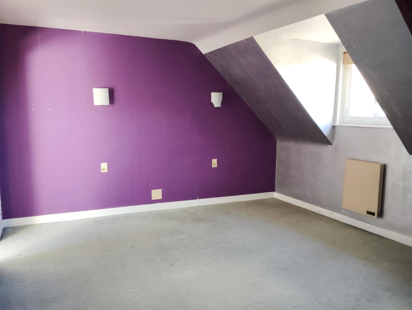 MAISON TRADITIONNELLE situé en plein coeur de NONANCOURT comprenant : Au RDCH : Entrée. Garage. Double garage.10\' NONANCOURT, 10\' NONANCOURT, 10\' NONANCOURT, 10\' NONANCOURT