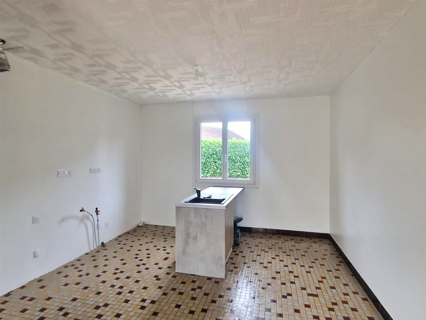 Belle maison traditionnelle sur sous-sol total, proche des commodités !SAINT LUBIN DES JONCHERETS