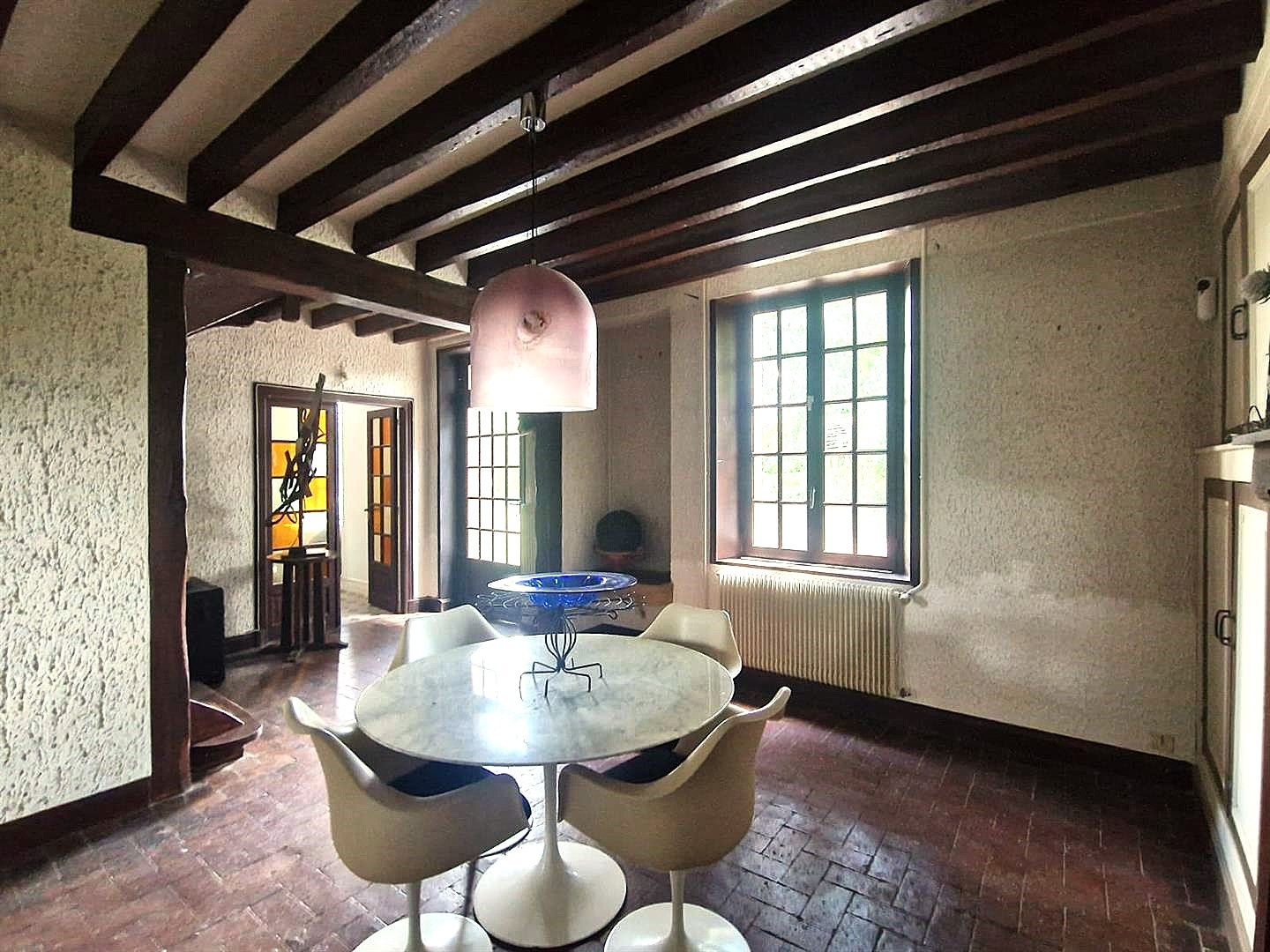 BELLE PROPRIÉTÉ de CARACTERE avec accès forêt comprenant : Au RDCH : Entrée, conviviale cuisine aménagée ouverILLIERS-L\'EVEQUE, ILLIERS-L\'EVEQUE, ILLIERS-L\'EVEQUE, ILLIERS-L\'EVEQUE
