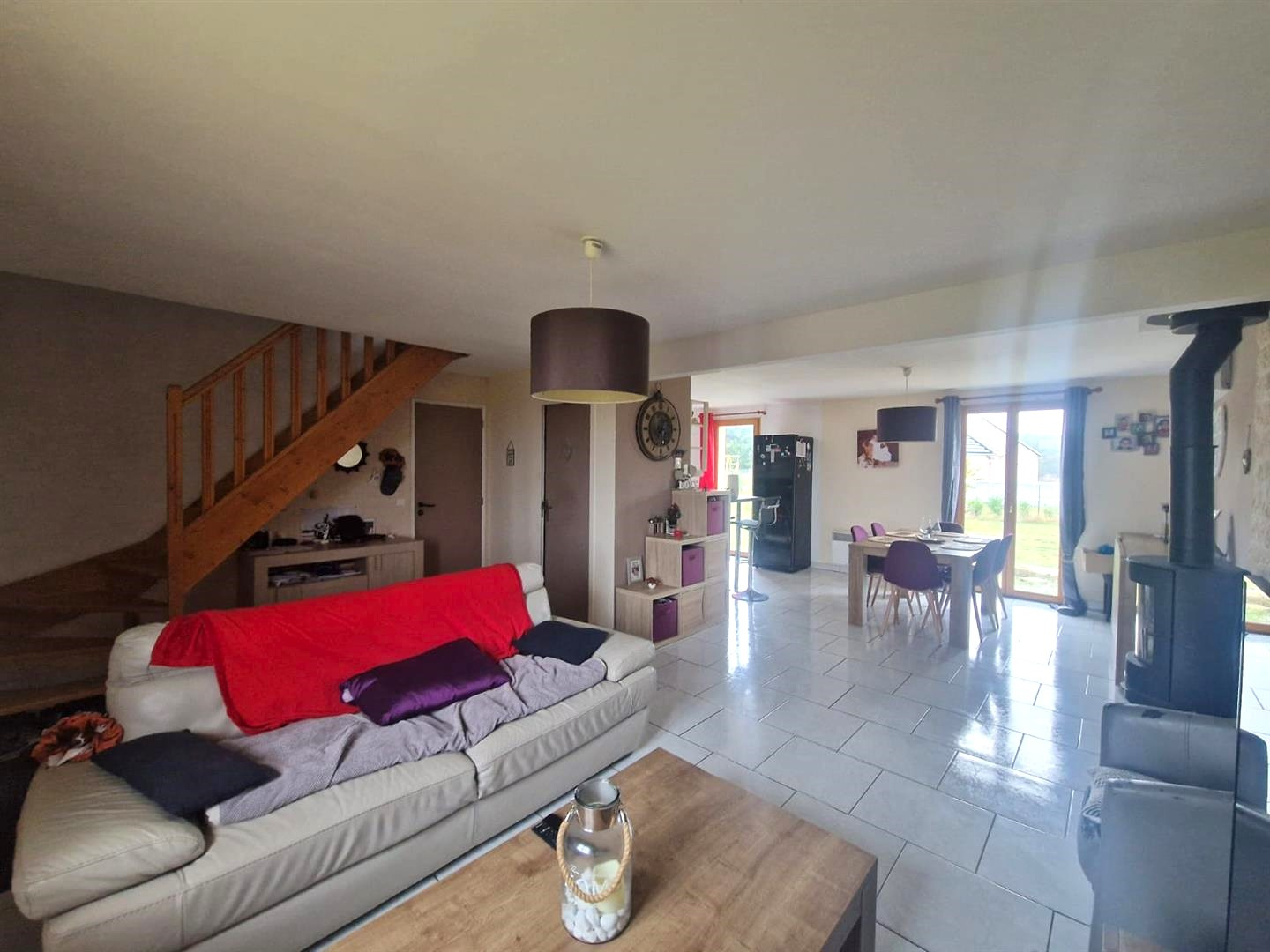 MAISON TRADITIONNELLE de 2014 décomposée de la manière suivante : AU RDCH : Cuisine aménagée ouverte sur vasteSecteur NONANCOURT