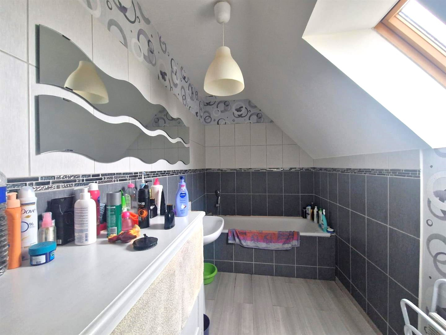 MAISON TRADITIONNELLE de 2014 décomposée de la manière suivante : AU RDCH : Cuisine aménagée ouverte sur vasteSecteur NONANCOURT