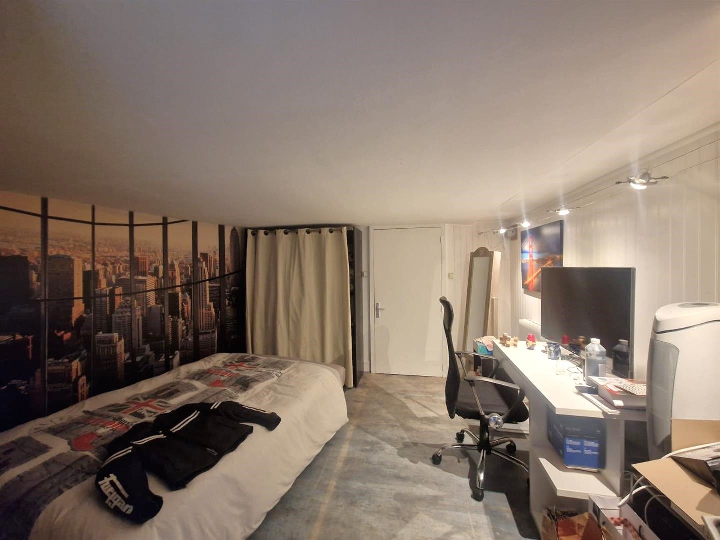ENSEMBLE IMMOBILIER avec BÂTIMENT COMMERCIAL et LOGEMENTNONANCOURT
