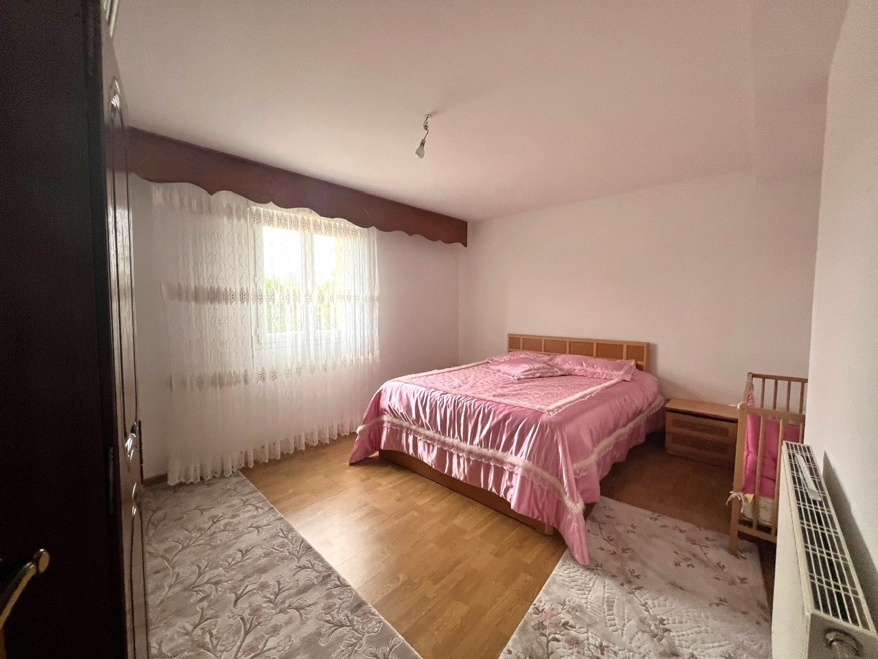 BELLE CONSTRUCTION TRADITIONNELLE décomposée de la manière suivante : Au RDCH : Entrée, cuisine équipée, vasteVERNEUIL D\'AVRE ET D\'ITON, VERNEUIL D\'AVRE ET D\'ITON, VERNEUIL D\'AVRE ET D\'ITON, VERNEUIL D\'AVRE ET D\'ITON