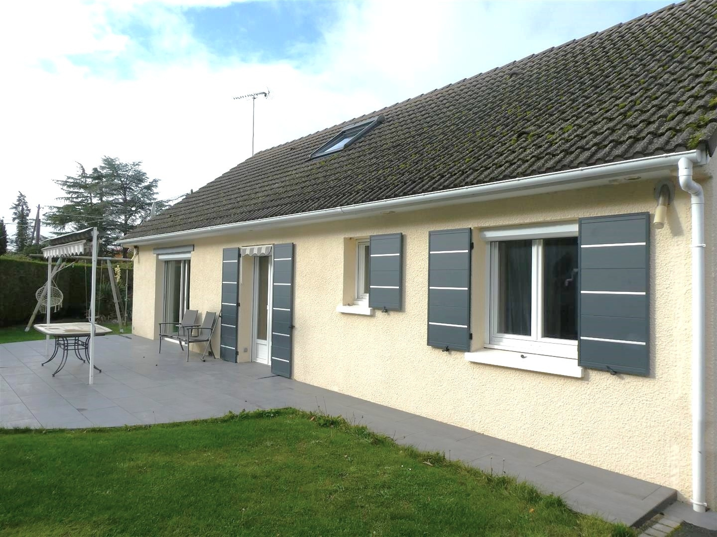 N’attendez plus pour visiter ce bien rare, prêt à vous accueillir !SAINT- REMY-SUR-AVRE