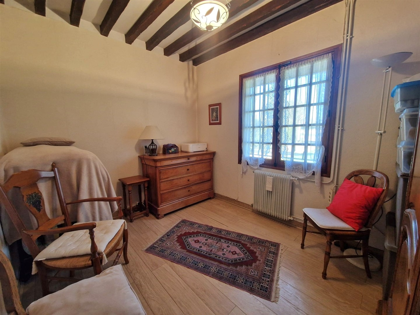 SITUÉE PROCHE DES COMMODITÉS / ÉCOLES et avec un accès RAPIDE RN12 ainsi que de la GARE. Venez découvrir cetteNONANCOURT