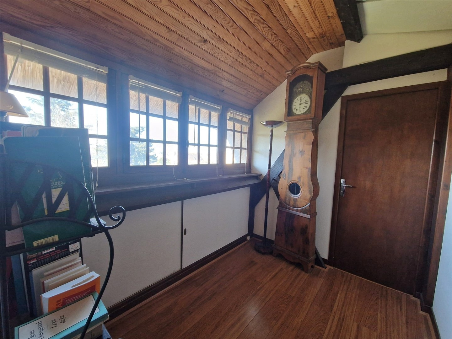 SITUÉE PROCHE DES COMMODITÉS / ÉCOLES et avec un accès RAPIDE RN12 ainsi que de la GARE. Venez découvrir cetteNONANCOURT