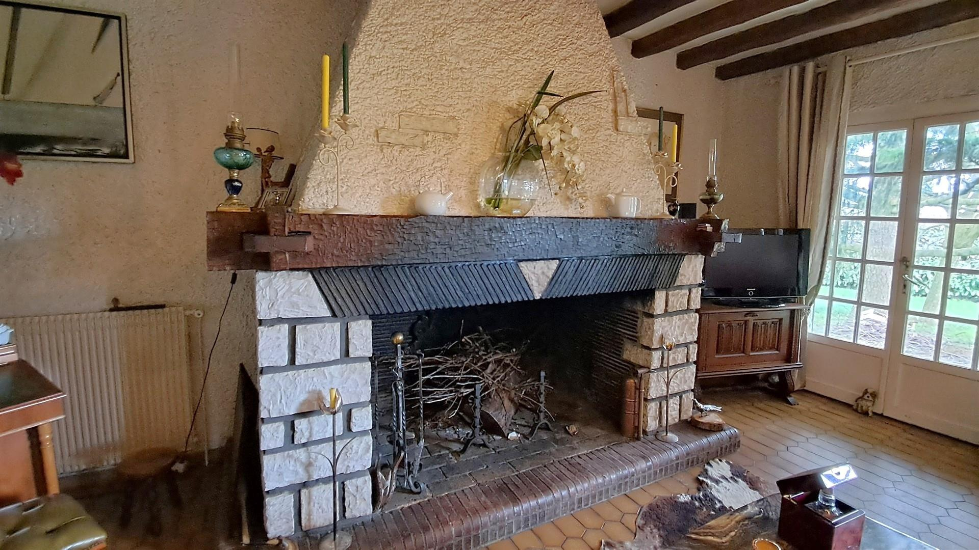 RAVISSANTE MAISON TRADITIONNELLE SUR SOUS-SOL TOTALBREZOLLES