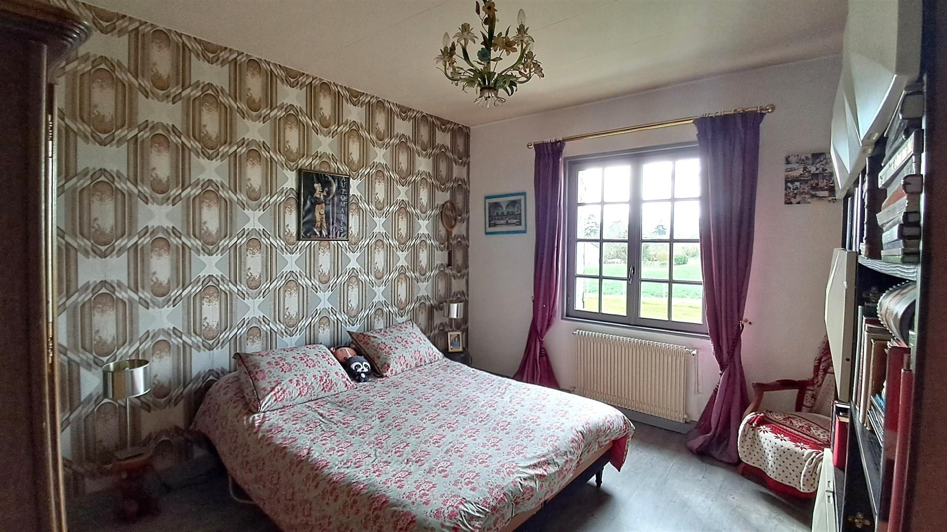 RAVISSANTE MAISON TRADITIONNELLE SUR SOUS-SOL TOTALBREZOLLES