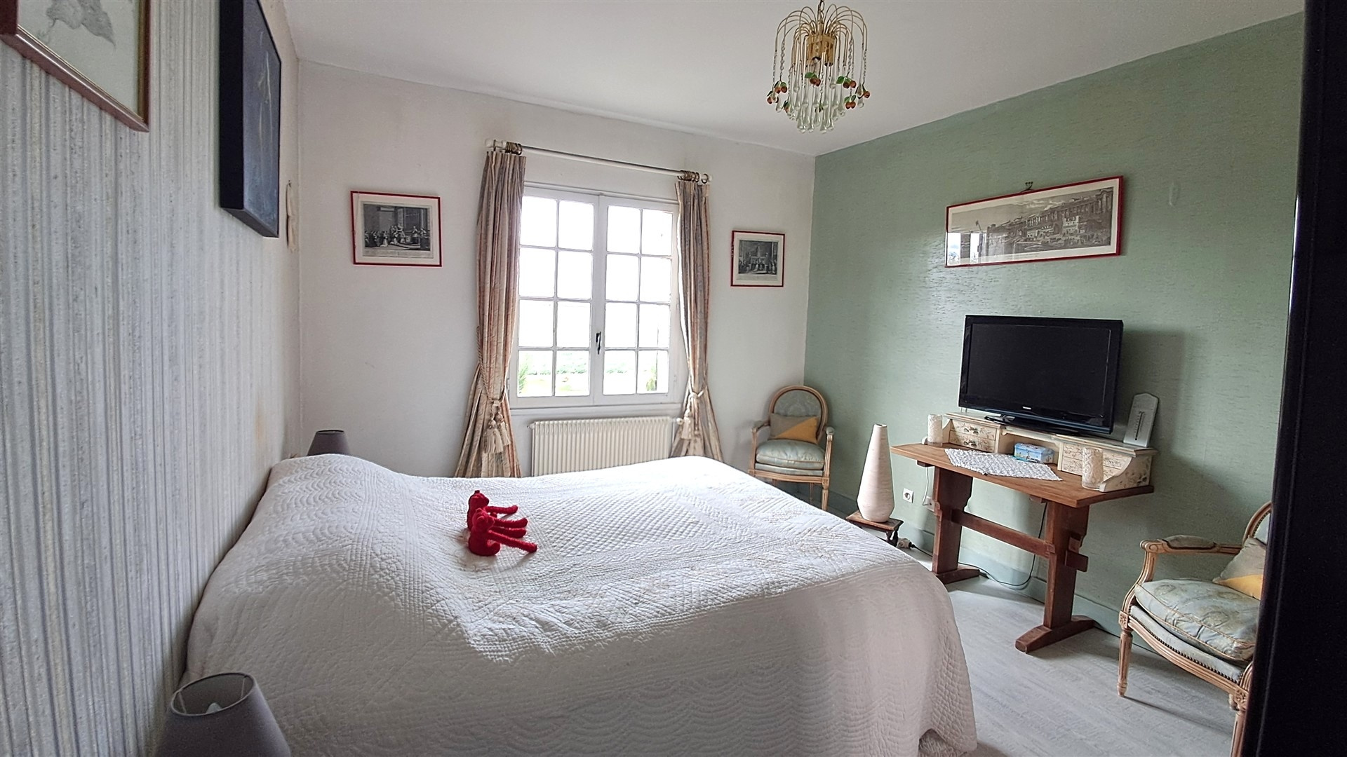 RAVISSANTE MAISON TRADITIONNELLE SUR SOUS-SOL TOTALBREZOLLES