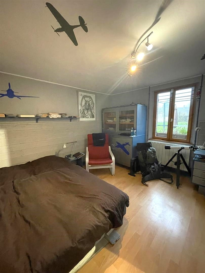 RAVISSANTE PROPRIETE ANCIENNE RÉNOVÉE SITUÉE DANS UN ENVIRONNEMENT CALME et décomposée de la manière suivanteNONANCOURT