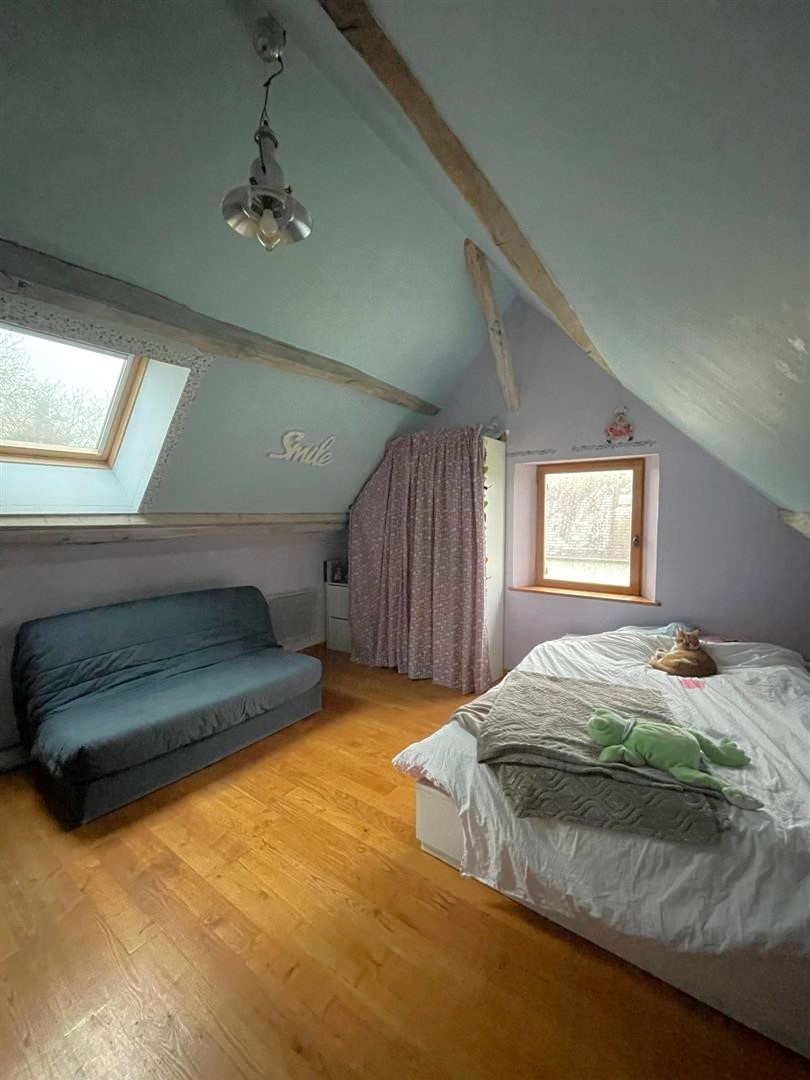 RAVISSANTE PROPRIETE ANCIENNE RÉNOVÉE SITUÉE DANS UN ENVIRONNEMENT CALME et décomposée de la manière suivanteNONANCOURT