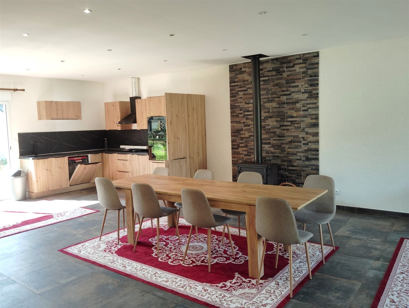 BELLE CONSTRUCTION TRADITIONNELLE DE PLAIN-PIED décomposée de la manière suivante : Au RDCH : Cuisine équipéeNONANCOURT