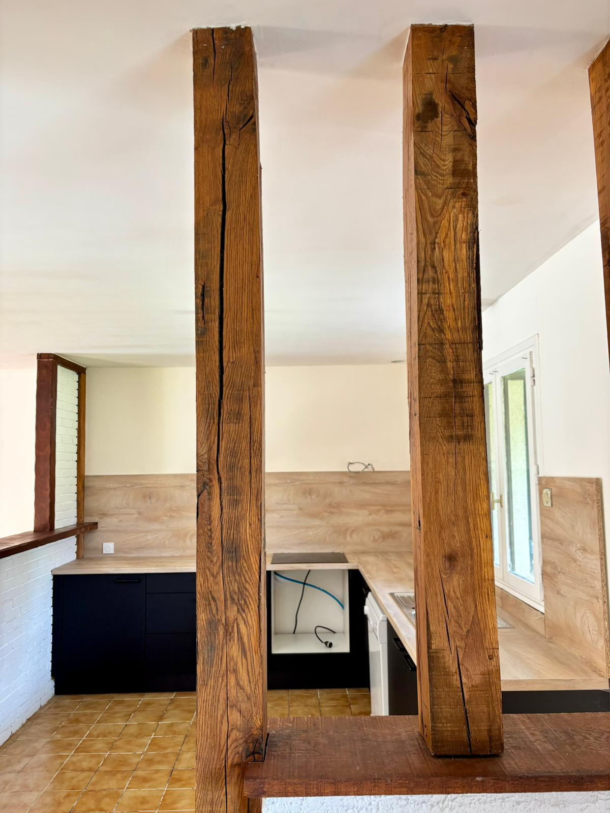 MAISON TRADITIONNELLE IDÉALE POUR LES FAMILLES NOMBREUSESCOURDEMANCHE