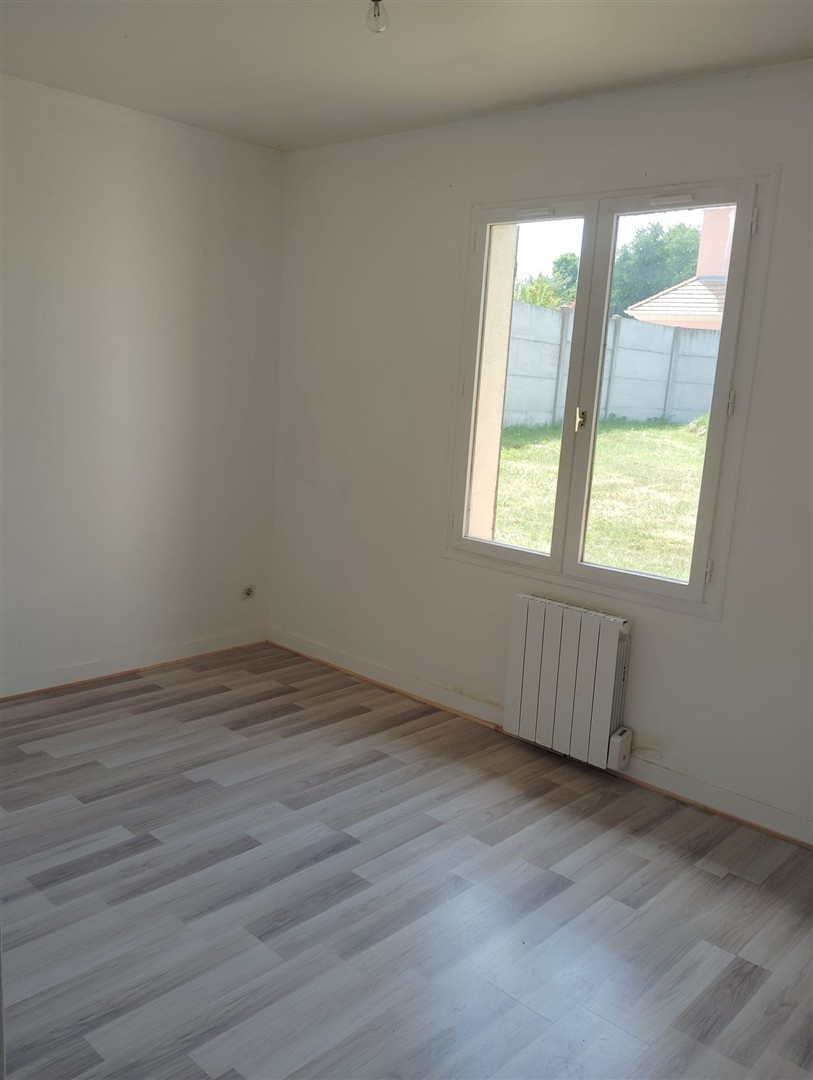 MAISON TRADITIONNELLE IDÉALE POUR LES FAMILLES NOMBREUSESCOURDEMANCHE