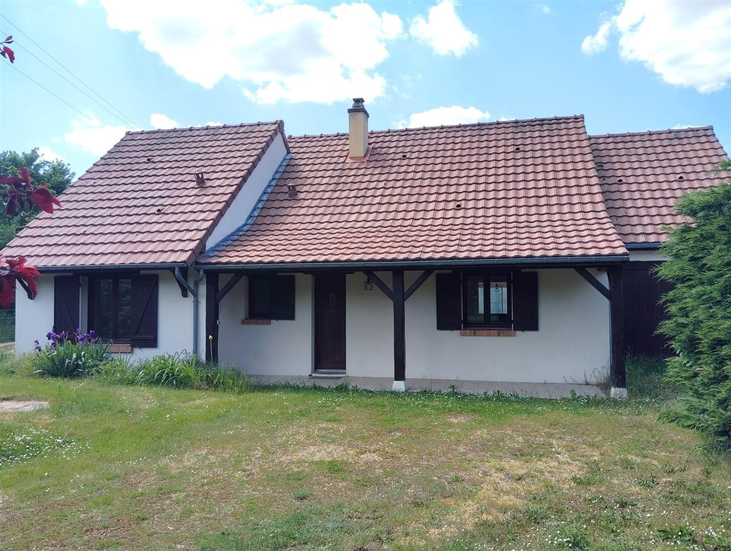 MAISON TRADITIONNELLE IDÉALE POUR LES FAMILLES NOMBREUSESCOURDEMANCHE