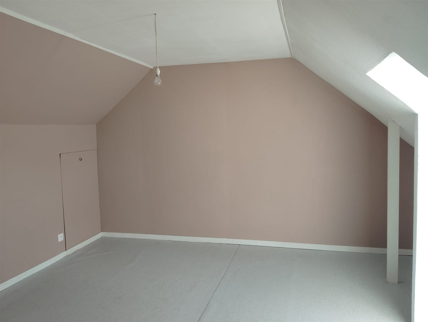 MAISON TRADITIONNELLE IDÉALE POUR LES FAMILLES NOMBREUSESCOURDEMANCHE