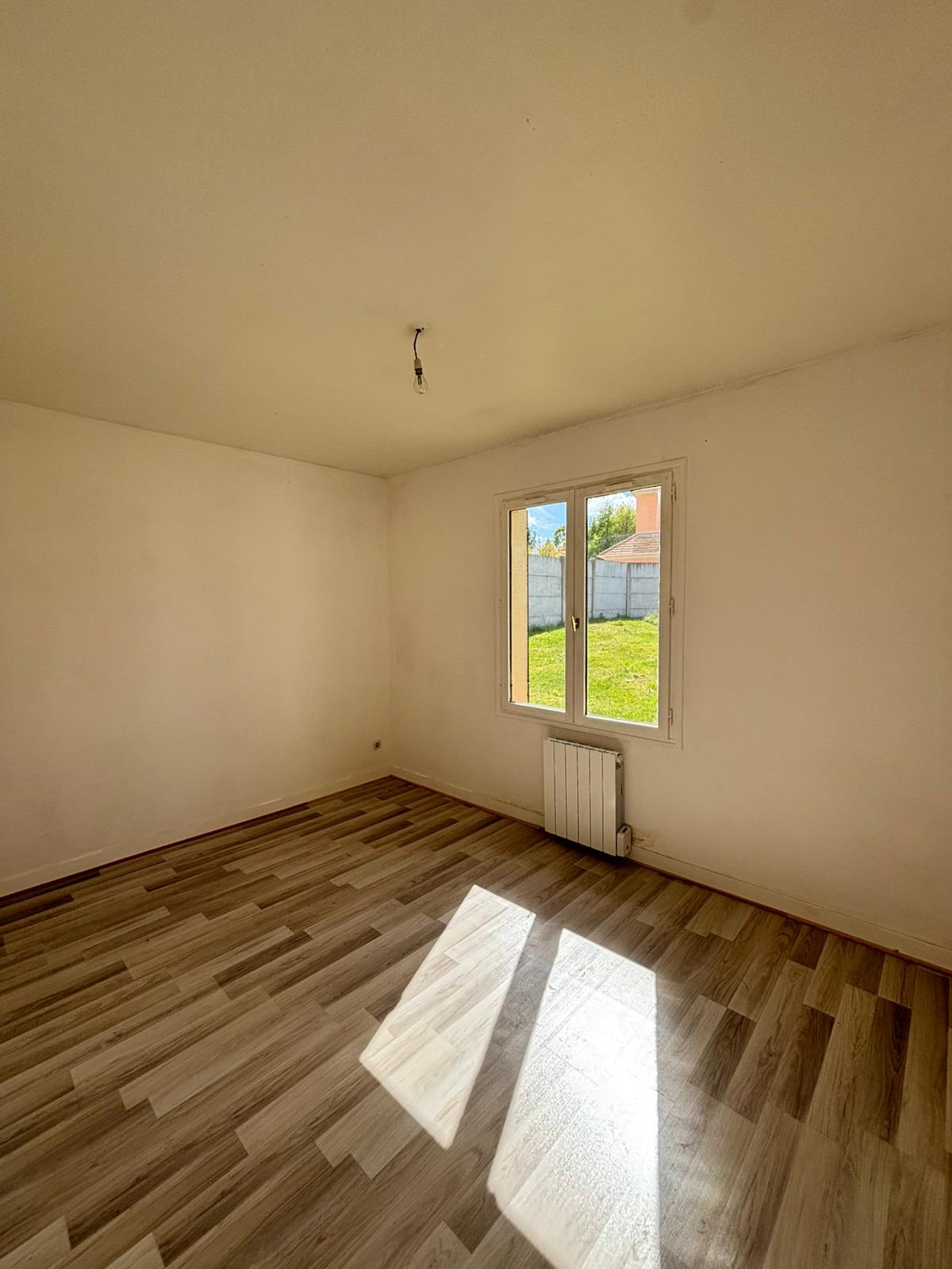 MAISON TRADITIONNELLE IDÉALE POUR LES FAMILLES NOMBREUSESCOURDEMANCHE