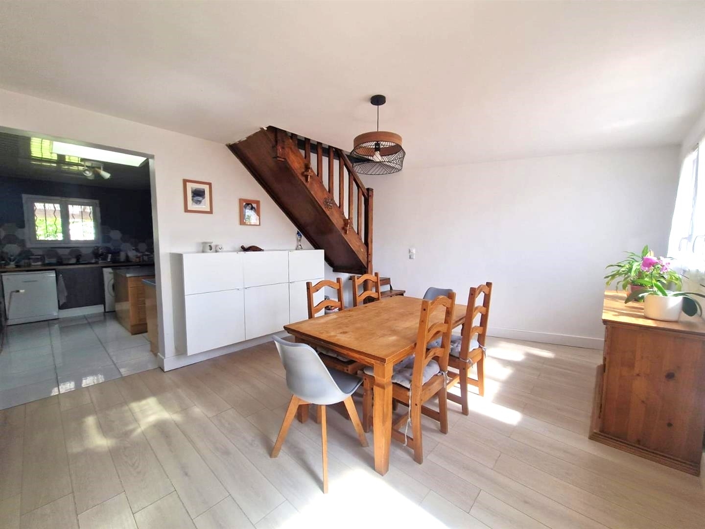 MAISONSAINT LUBIN DES JONCHERETS