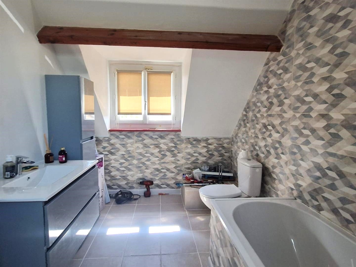 MAISONSAINT LUBIN DES JONCHERETS
