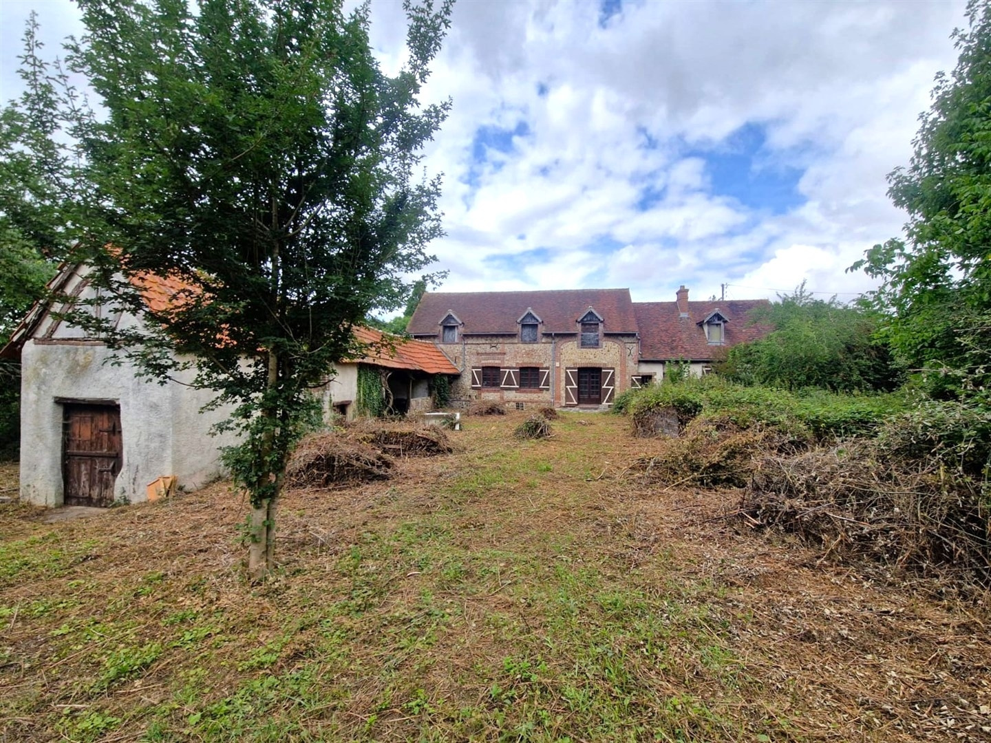 OPPORTUNITE RARE POUR LES AMATEURS DE RENOVATIONSecteur MARCILLY LA CAMPAGNE