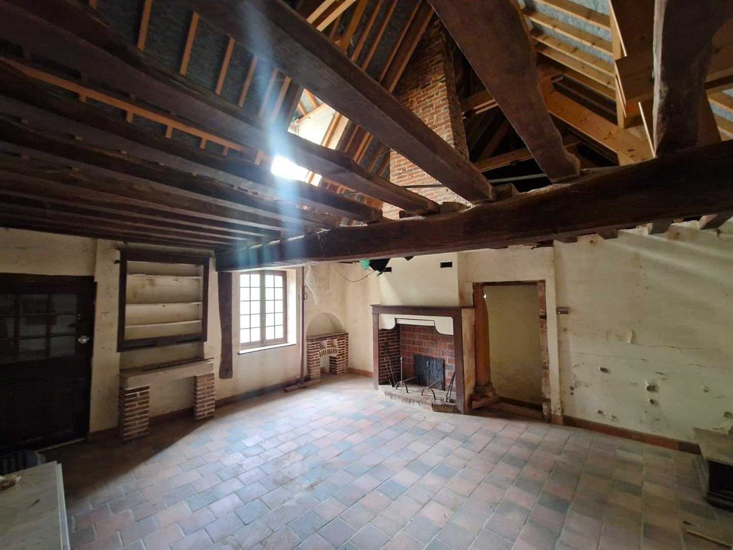 OPPORTUNITE RARE POUR LES AMATEURS DE RENOVATIONSecteur MARCILLY LA CAMPAGNE