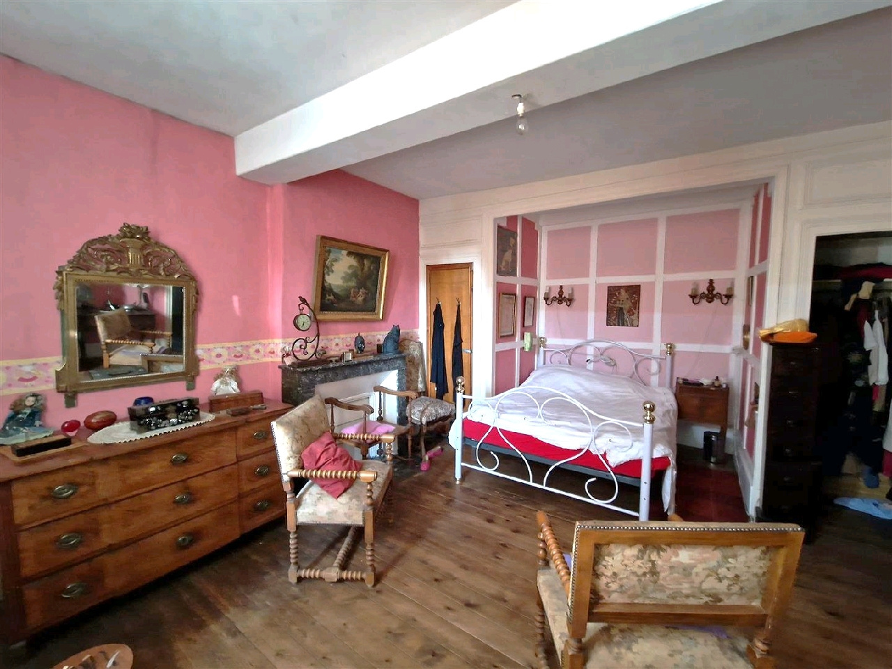 RAVISSANTE MAISON DE BOURGBREZOLLES