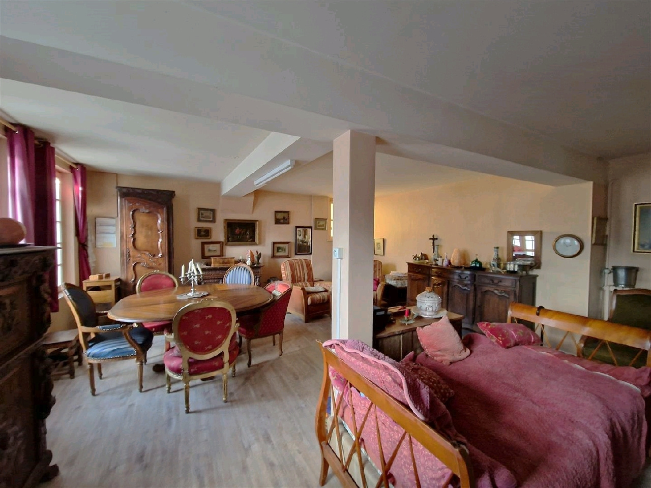 Charme & Confort au Cœur du Bourg   Maison familiale avec jardinBREZOLLES